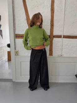 Design By Si Trina suitbukser med spændedetalje - Sort Best