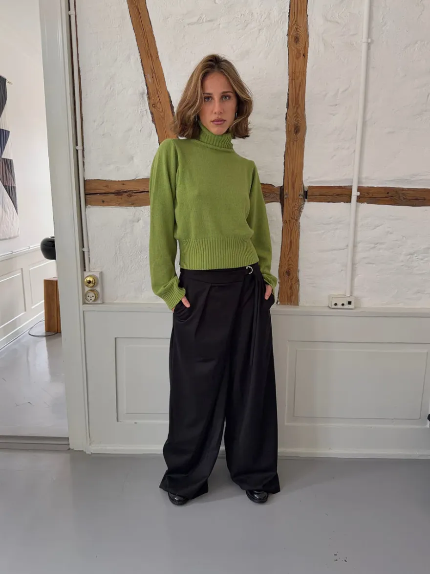 Design By Si Trina suitbukser med spændedetalje - Sort Best