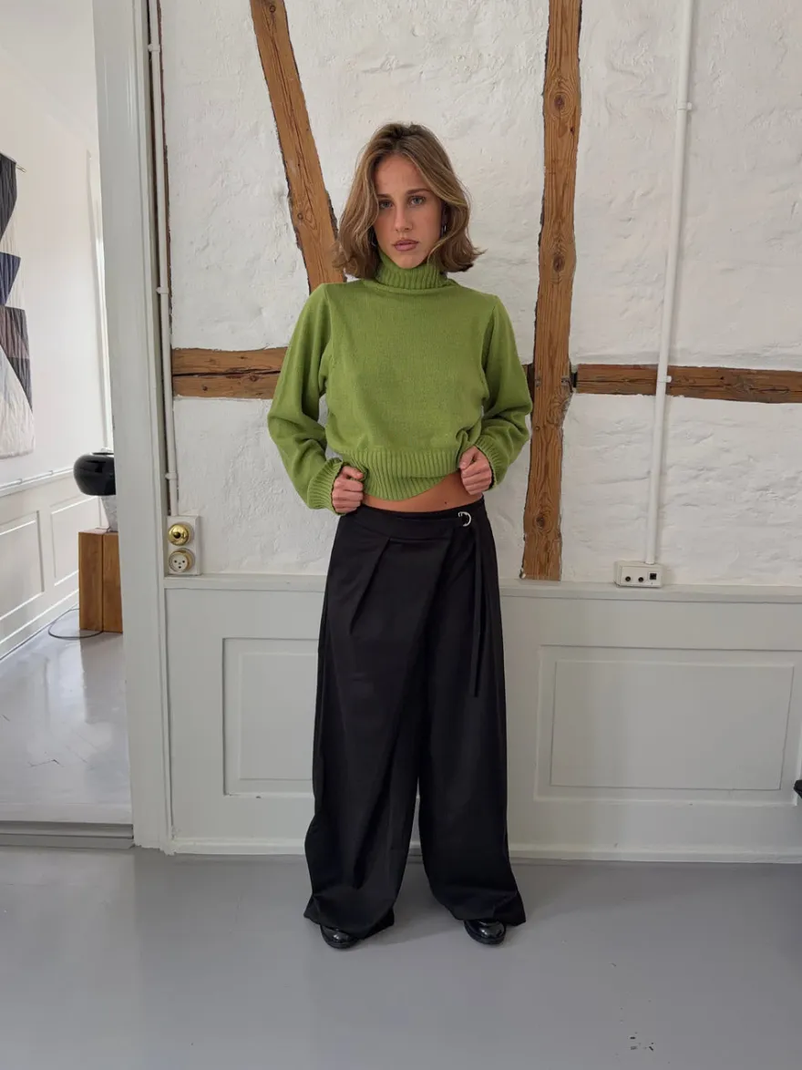 Design By Si Trina suitbukser med spændedetalje - Sort Best