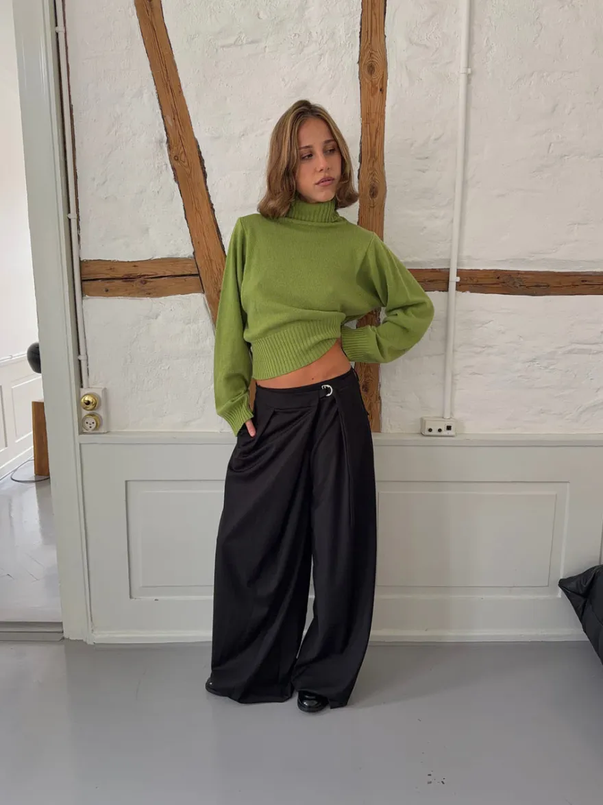 Design By Si Trina suitbukser med spændedetalje - Sort Best