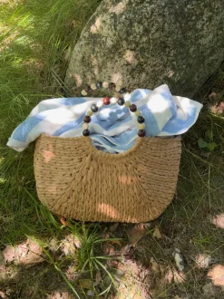 Design By Si Trissino flettet taske med perlehang - Beige/sort Best