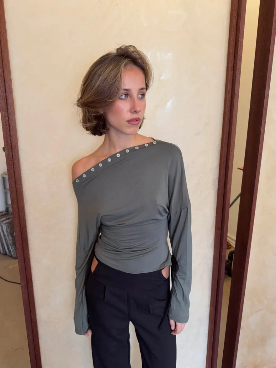 Design By Si Ukana bluse med knapper - Kaki Online