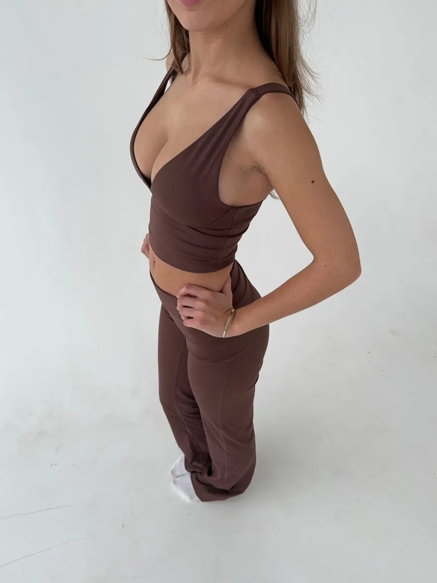 Design By Si Ultimate v-neck top - Espresso New