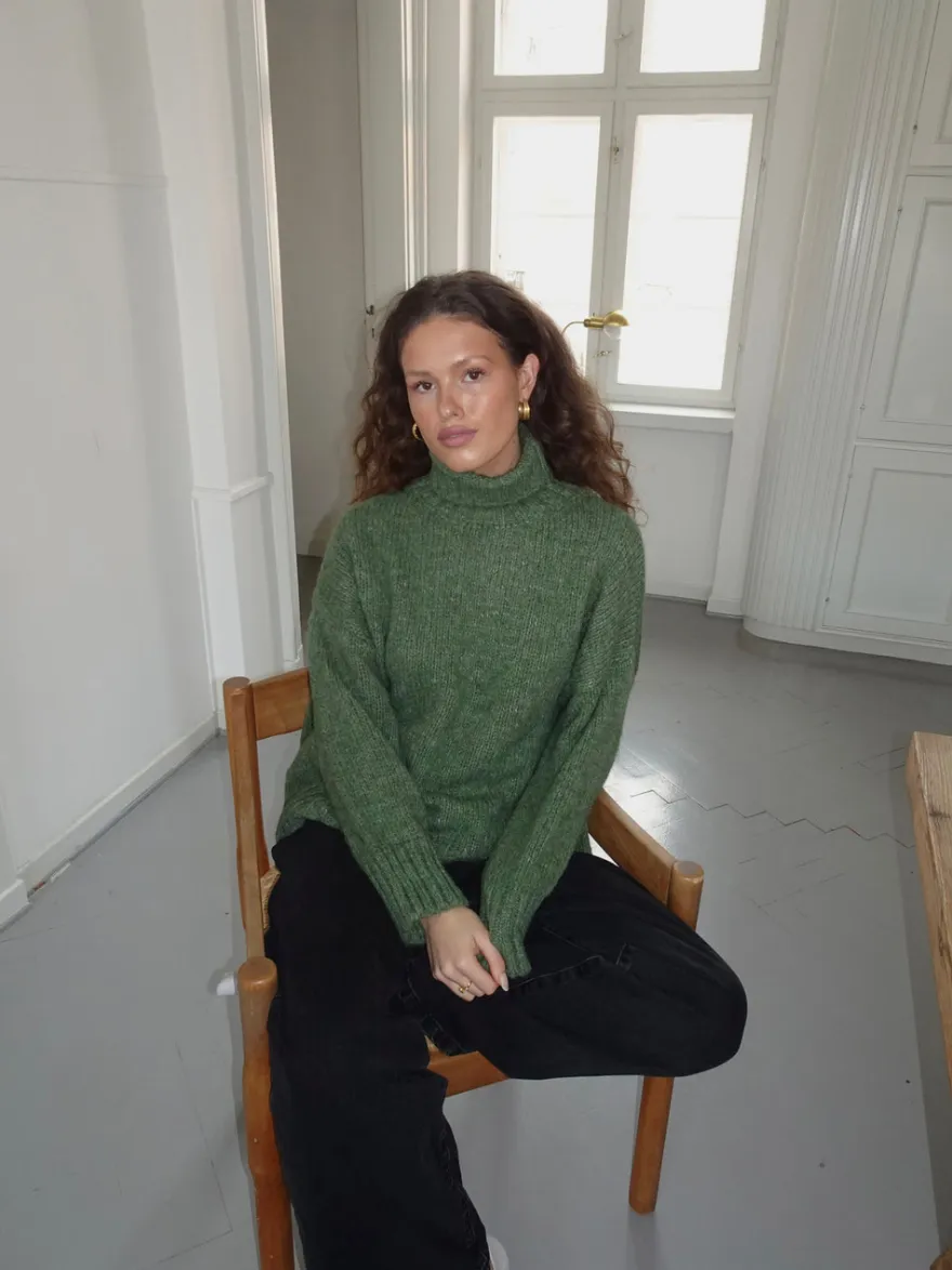 Design By Si Valdamara oversized striktrøje med turtleneck - Grøn Best