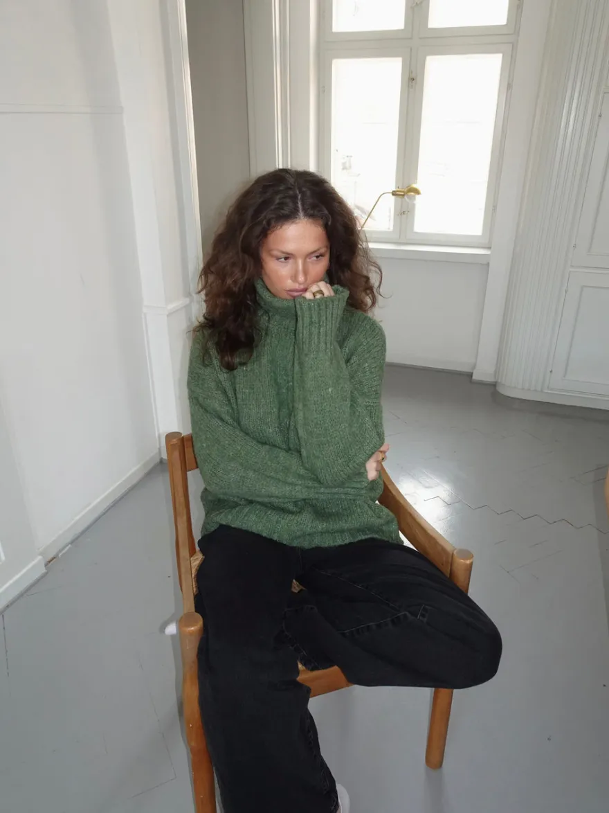 Design By Si Valdamara oversized striktrøje med turtleneck - Grøn Best