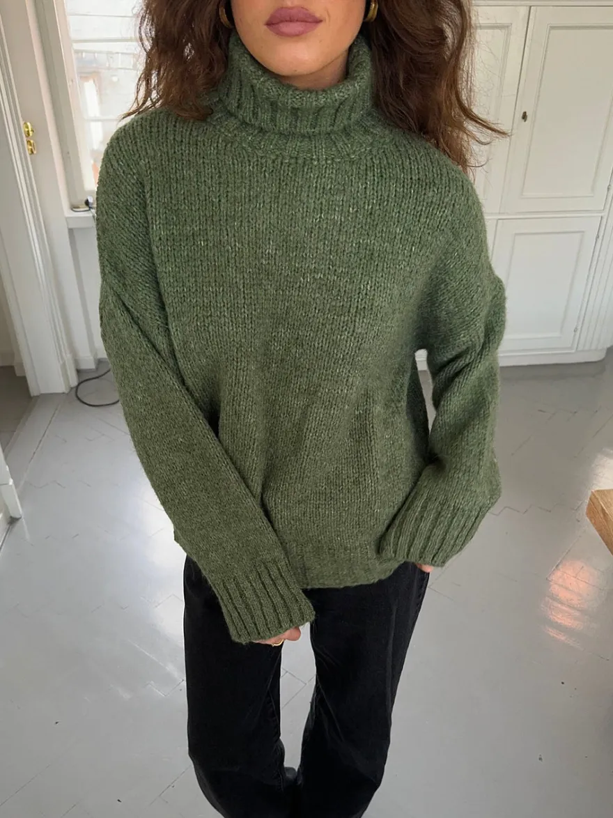 Design By Si Valdamara oversized striktrøje med turtleneck - Grøn Best