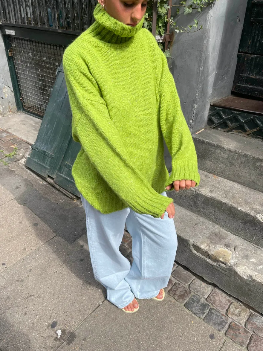 Design By Si Valdamara oversized striktrøje med turtleneck - Limegrøn Sale