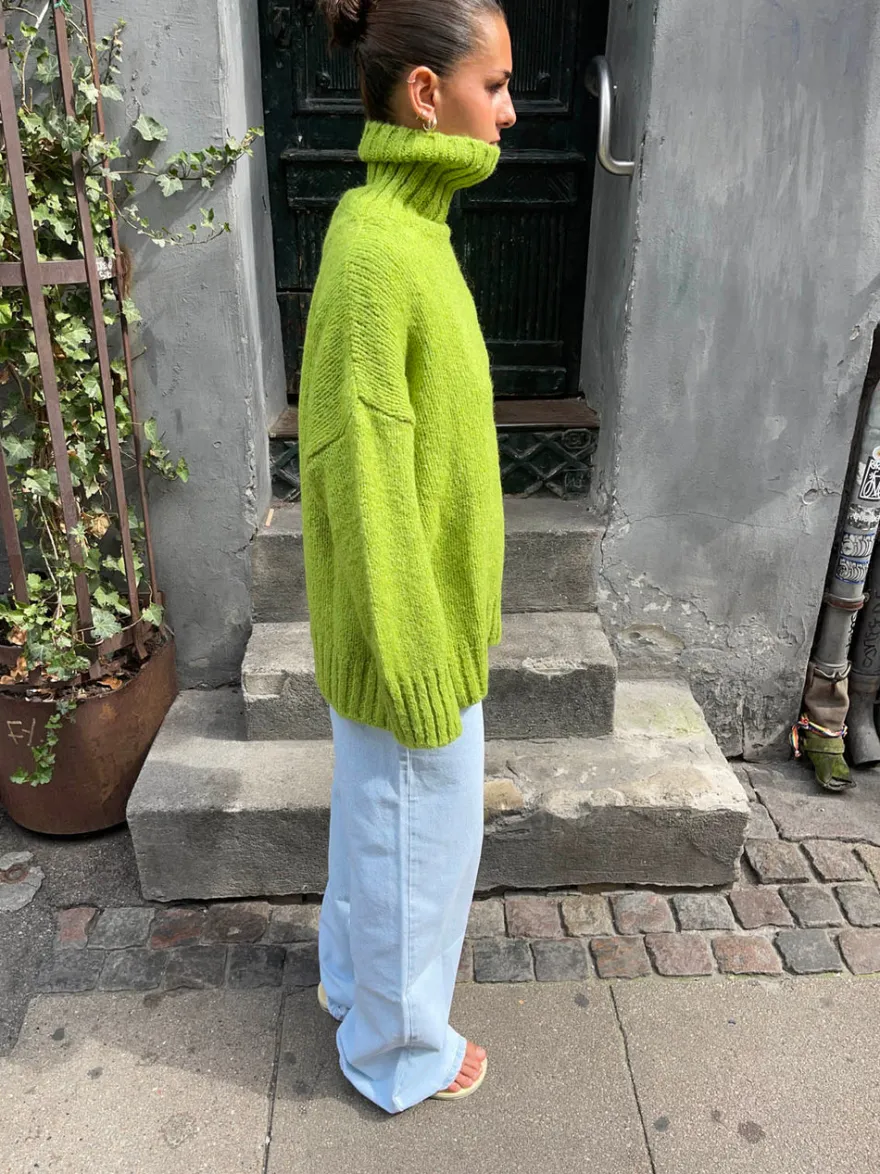 Design By Si Valdamara oversized striktrøje med turtleneck - Limegrøn Sale