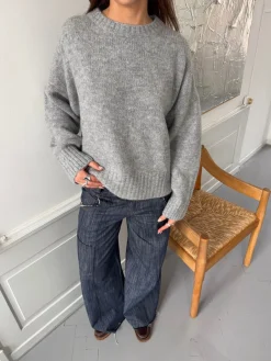 Design By Si Vicky striktrøje med ribdetaljer - Grå Best