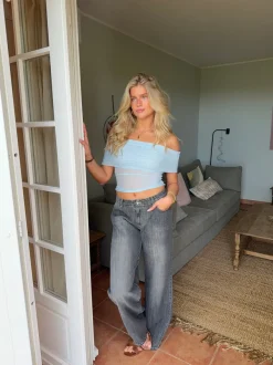 Design By Si Victoire off shoulder top i mesh - Lyseblå Discount