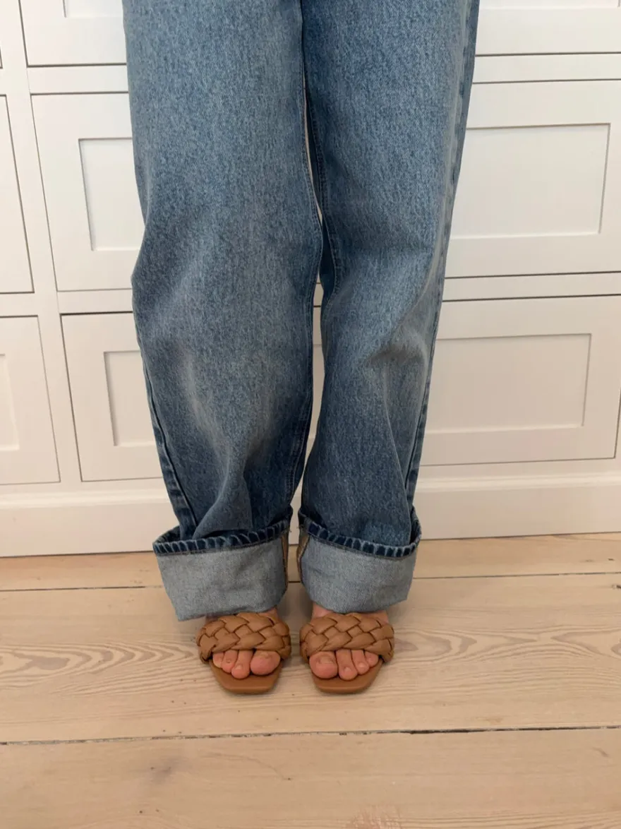 Design By Si Yasmin mules med flet - Beige