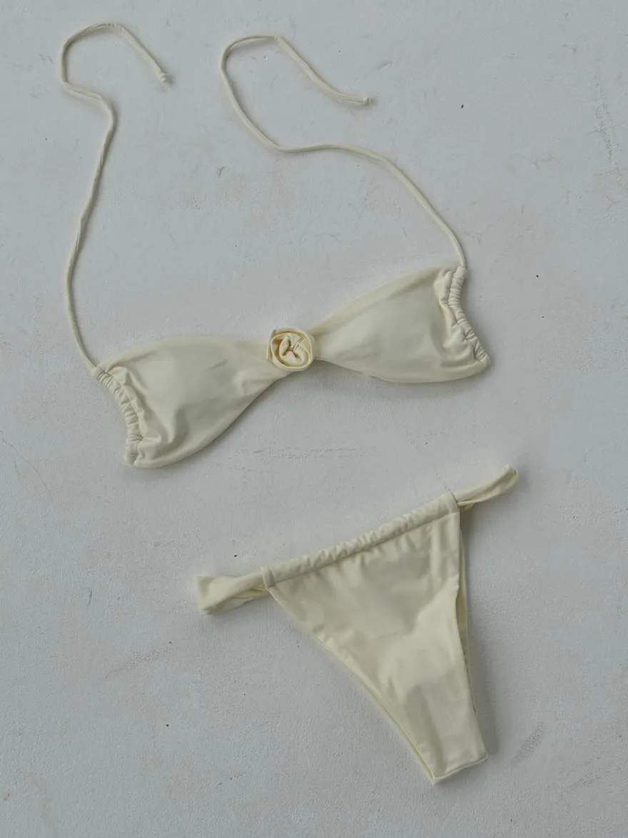 Design By Si Zahara bikini med blomst - Creme hvid Clearance