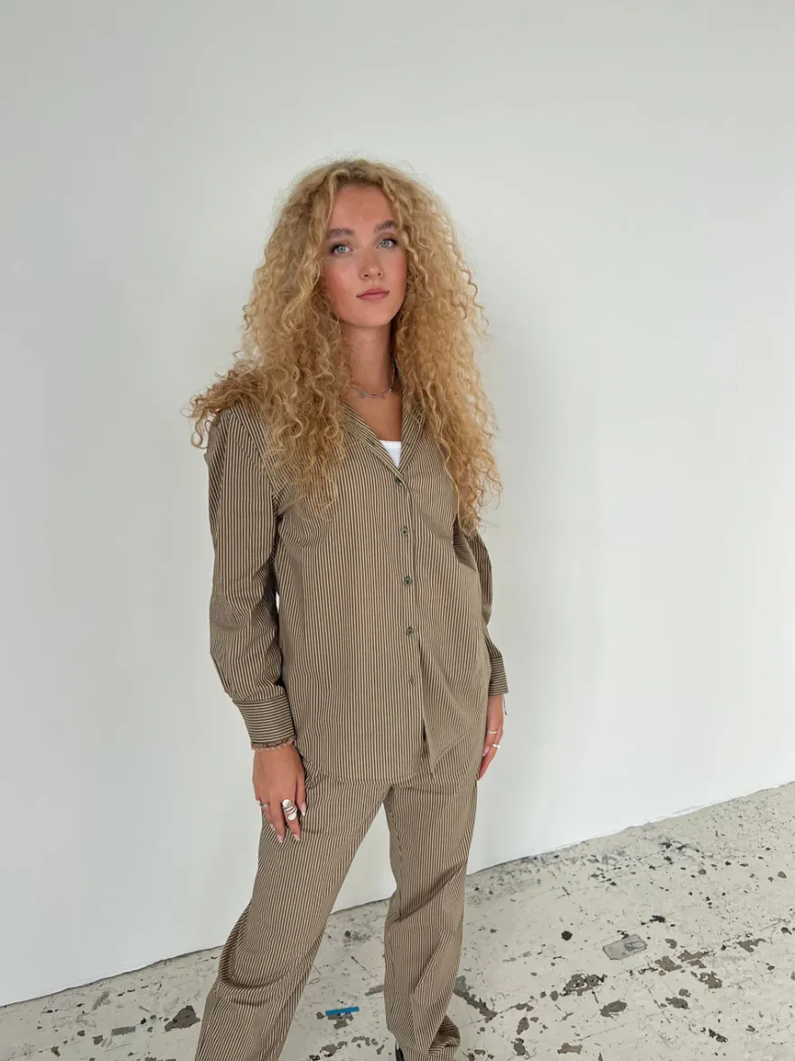 Design By Si Zuri skjorte med striber - Kaki/beige Clearance